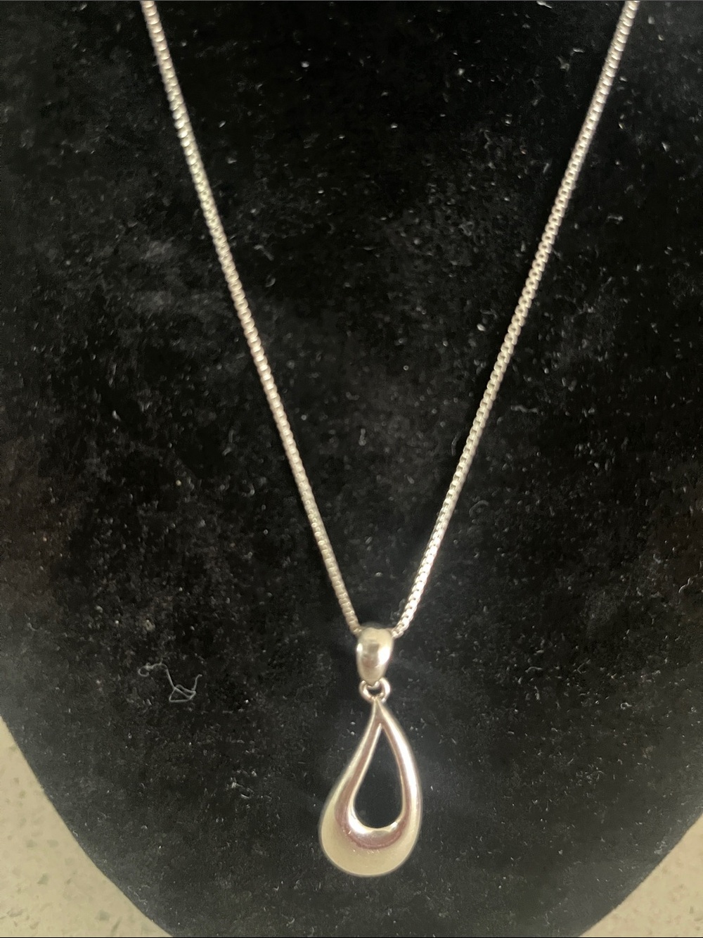 Elegant Silver Teardrop Pendant Necklace - Women's Jewelry 925